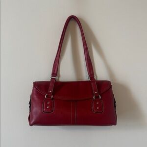 Elegant Rollo Red Leather Handbag